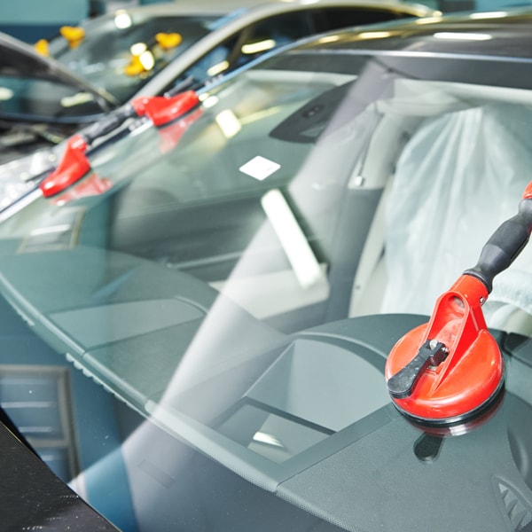 Auto glass service to call when windshield is broken  in Madeira Beach